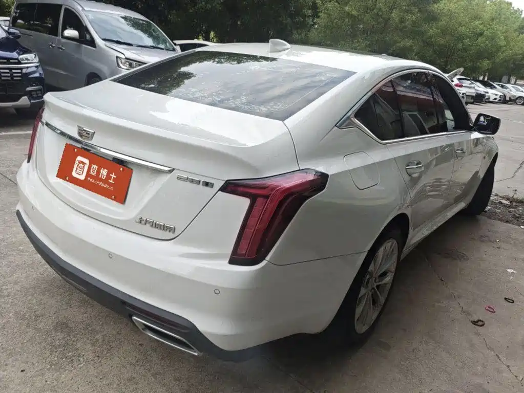 Cadillac CT5 — фото 9