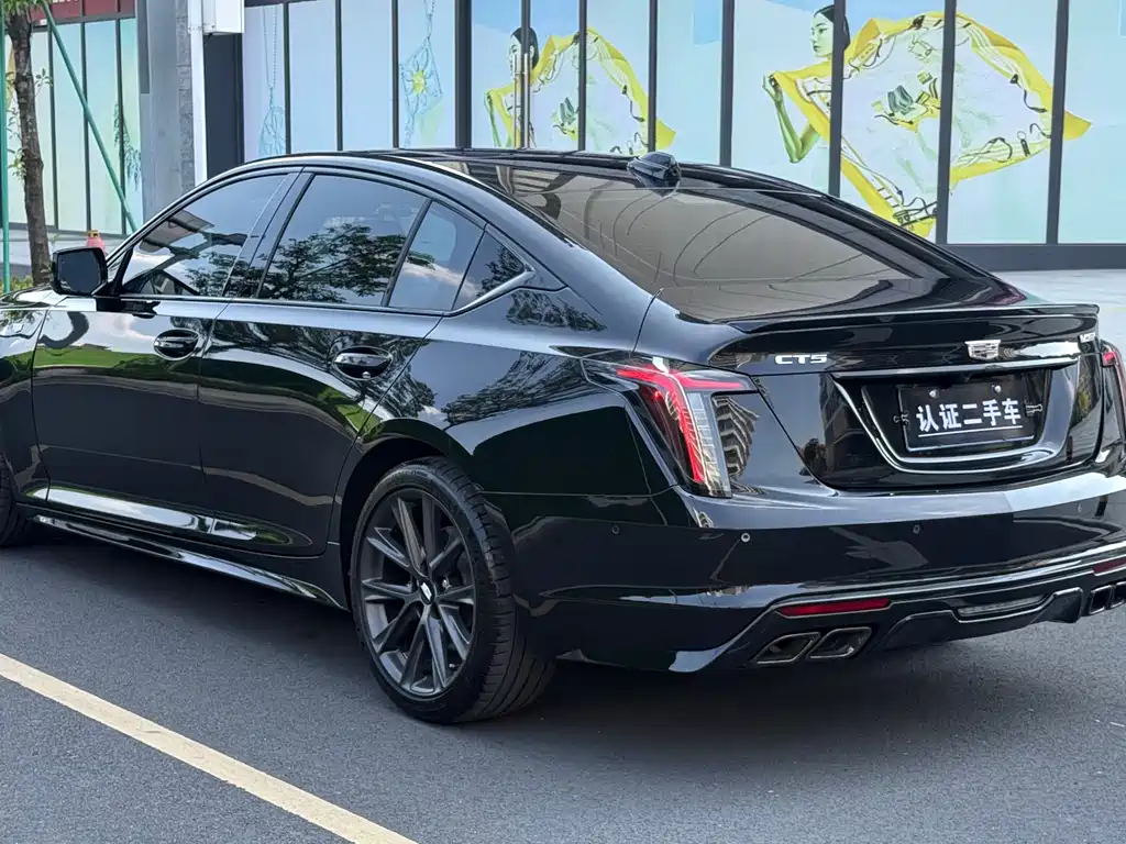 Cadillac CT5 — фото 7