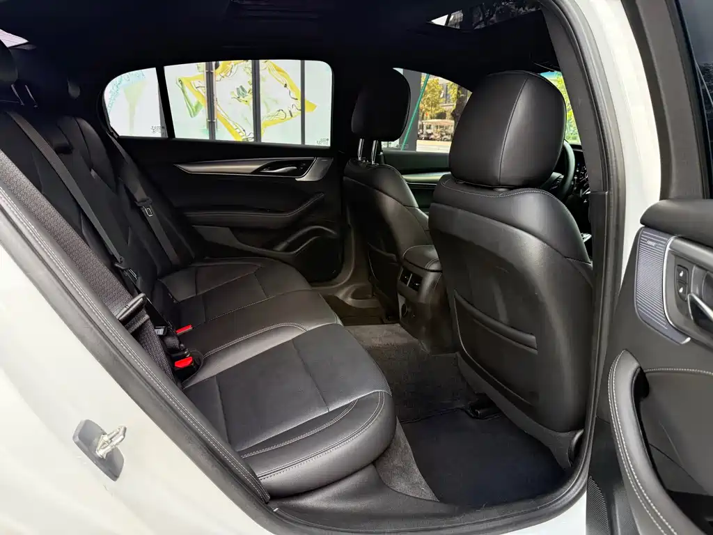 Cadillac CT5 — фото 12