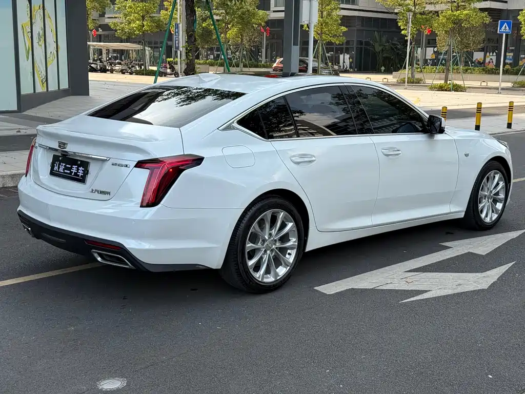 Cadillac CT5 — фото 7