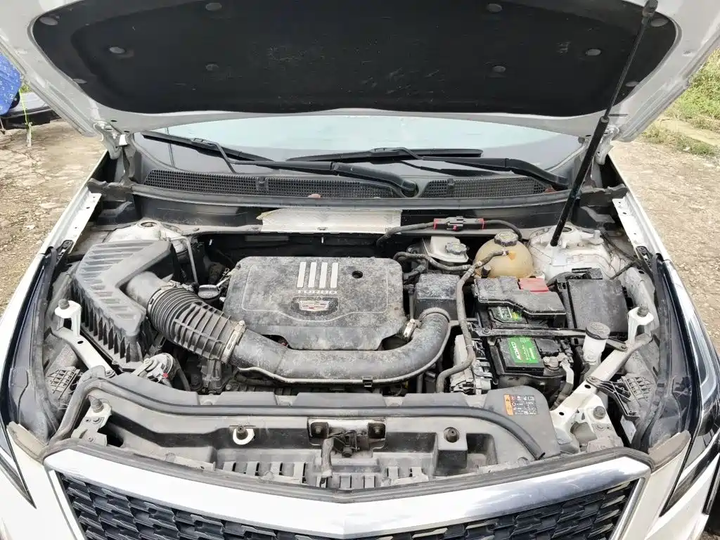 Cadillac XT5 — фото 11