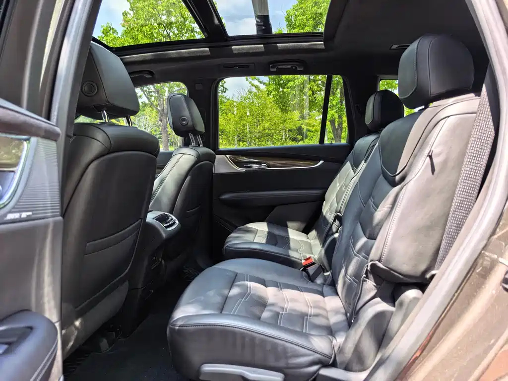 Cadillac XT6 — фото 9