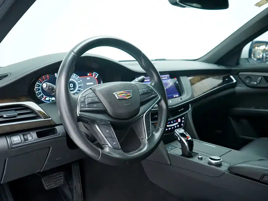 Cadillac CT6 — фото 15