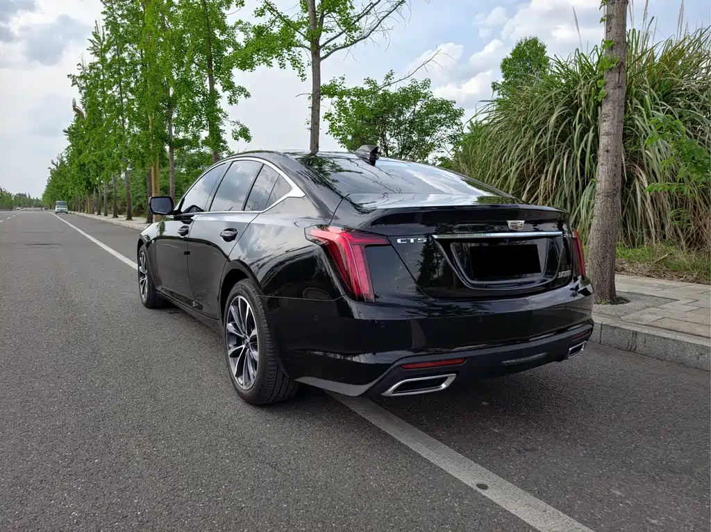 Cadillac CT5 — фото 13