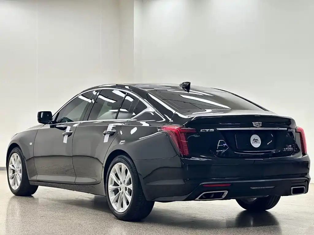Cadillac CT5 — фото 7