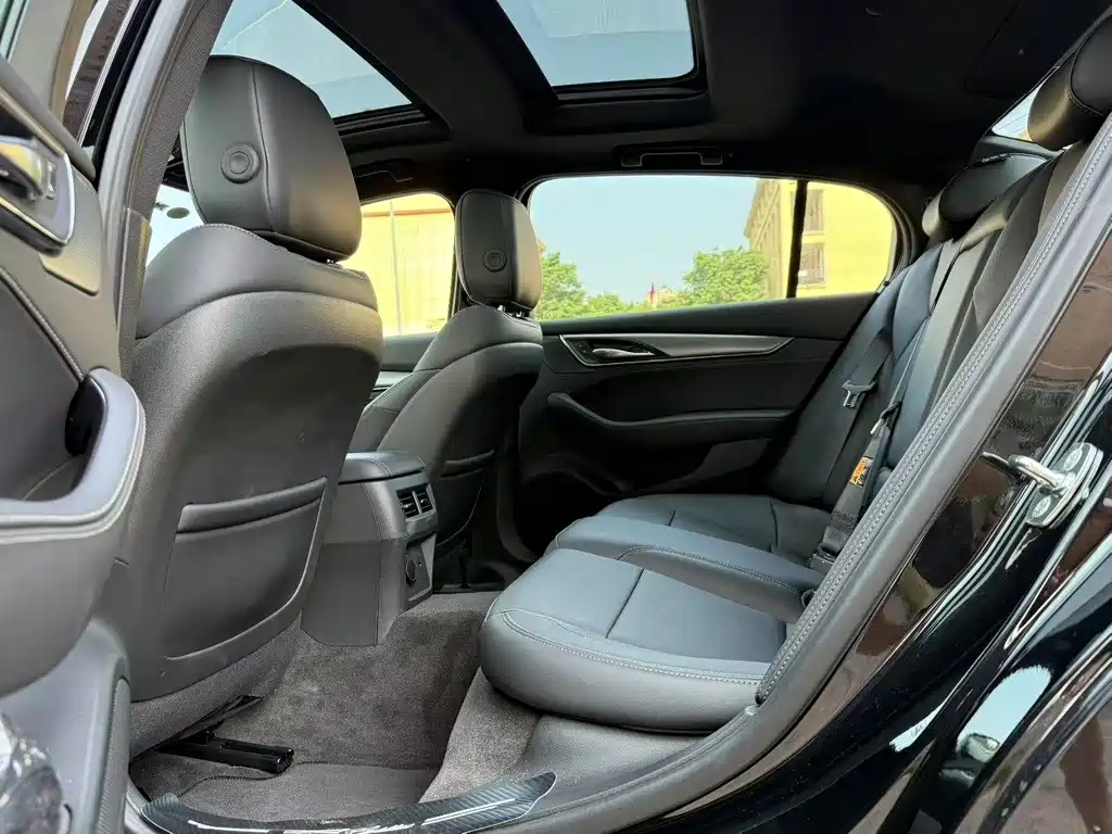 Cadillac CT5 — фото 3