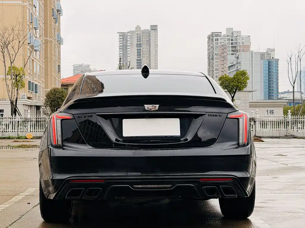 Cadillac CT5 — фото 11