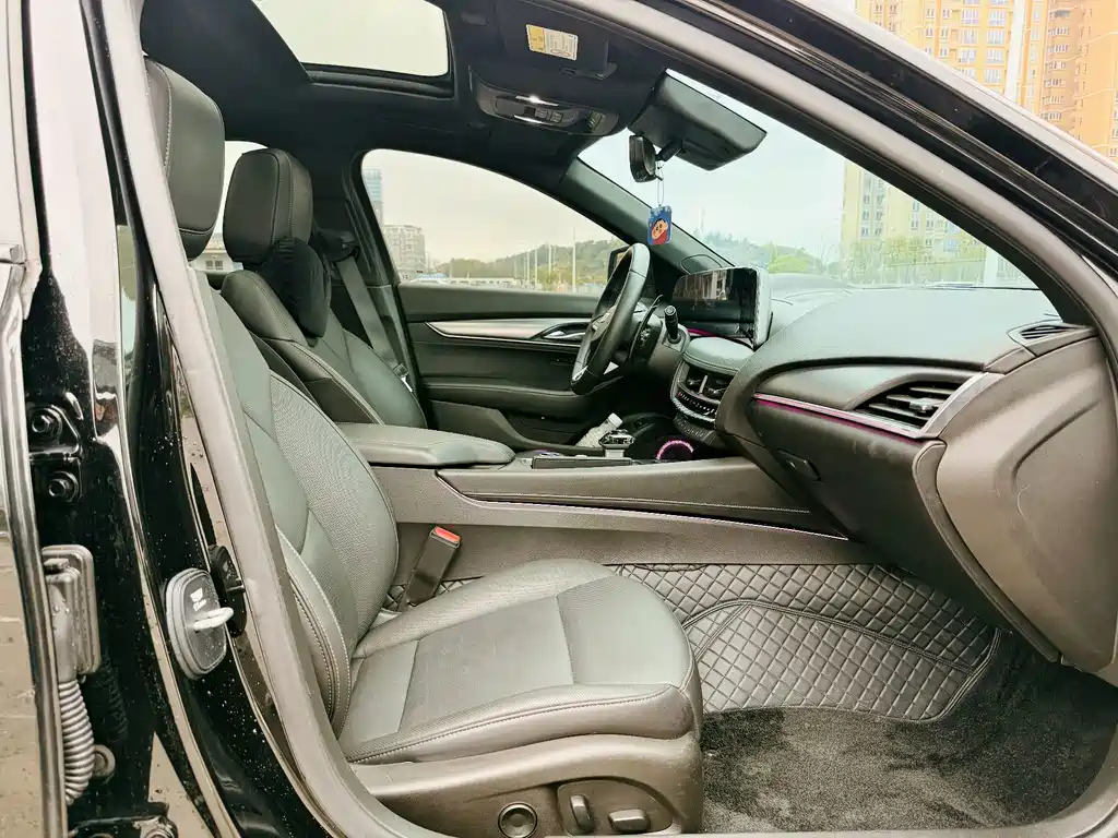 Cadillac CT5 — фото 4