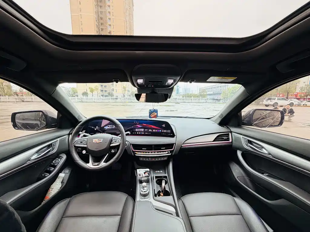 Cadillac CT5 — фото 6