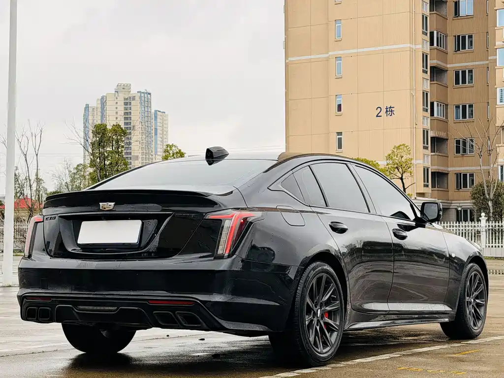 Cadillac CT5 — фото 8