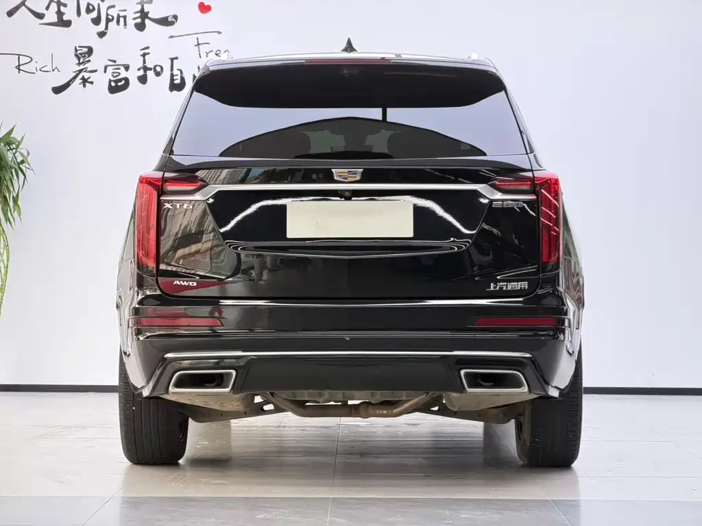 Cadillac XT6 — фото 15