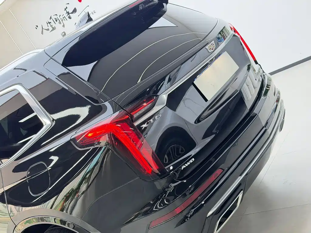 Cadillac XT6 — фото 18