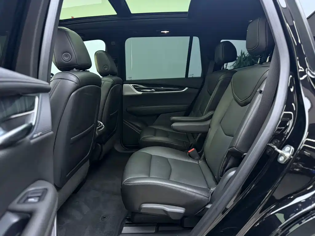 Cadillac XT6 — фото 9
