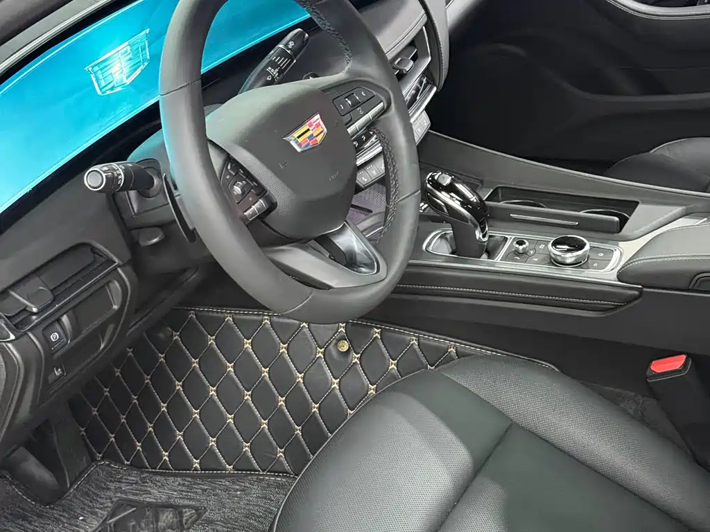 Cadillac CT5 — фото 4