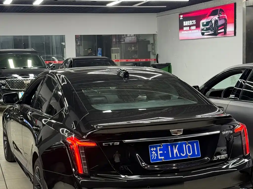 Cadillac CT5 — фото 5