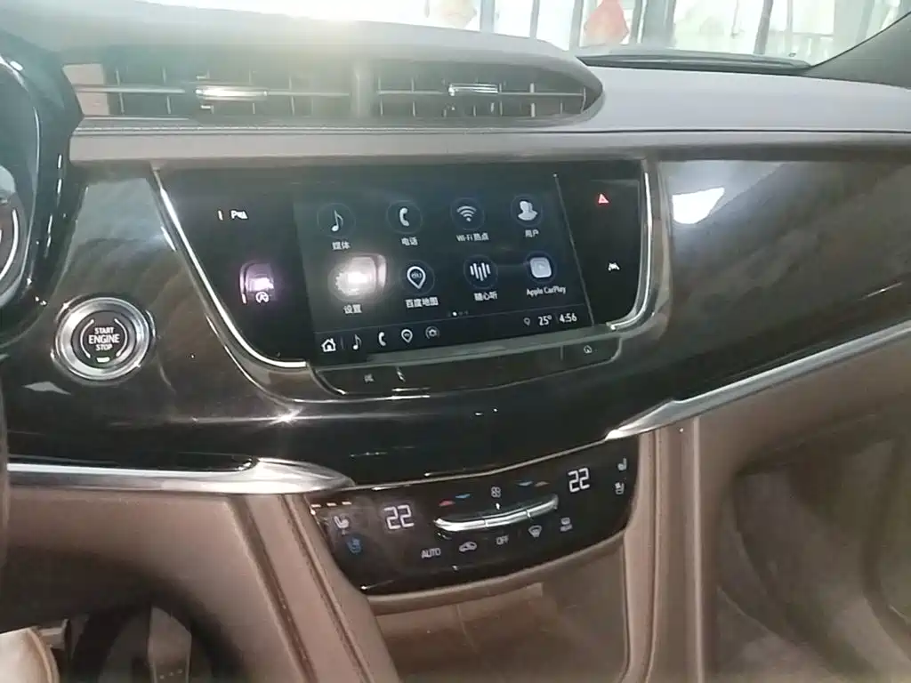 Cadillac XT6 — фото 13