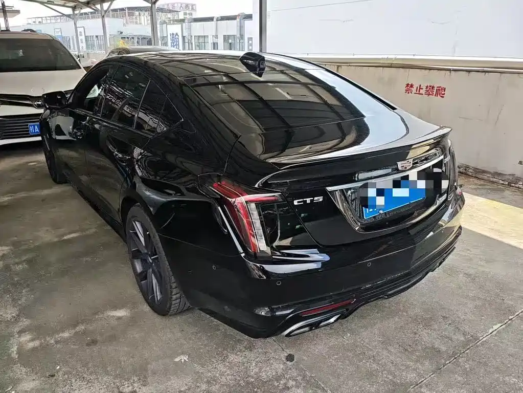 Cadillac CT5 — фото 11