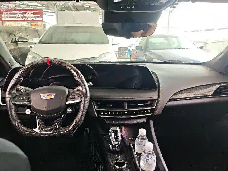 Cadillac CT5 — фото 5