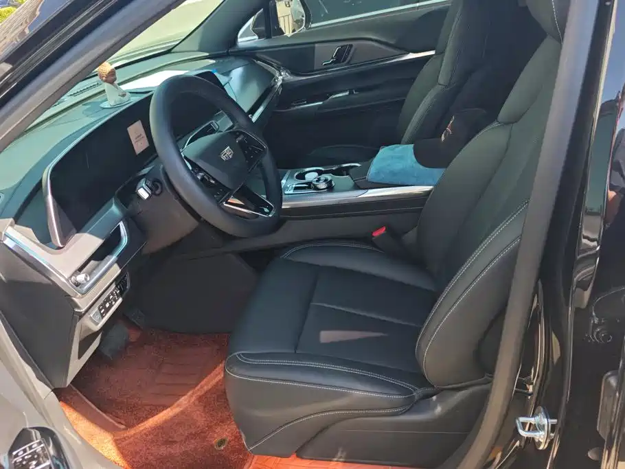 Cadillac XT5 — фото 9