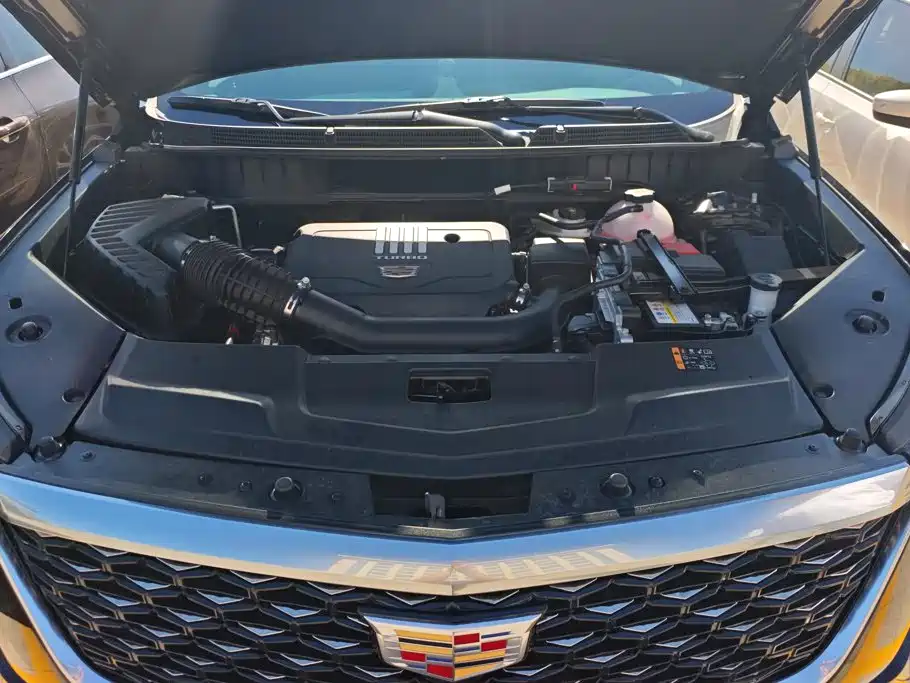 Cadillac XT5 — фото 10