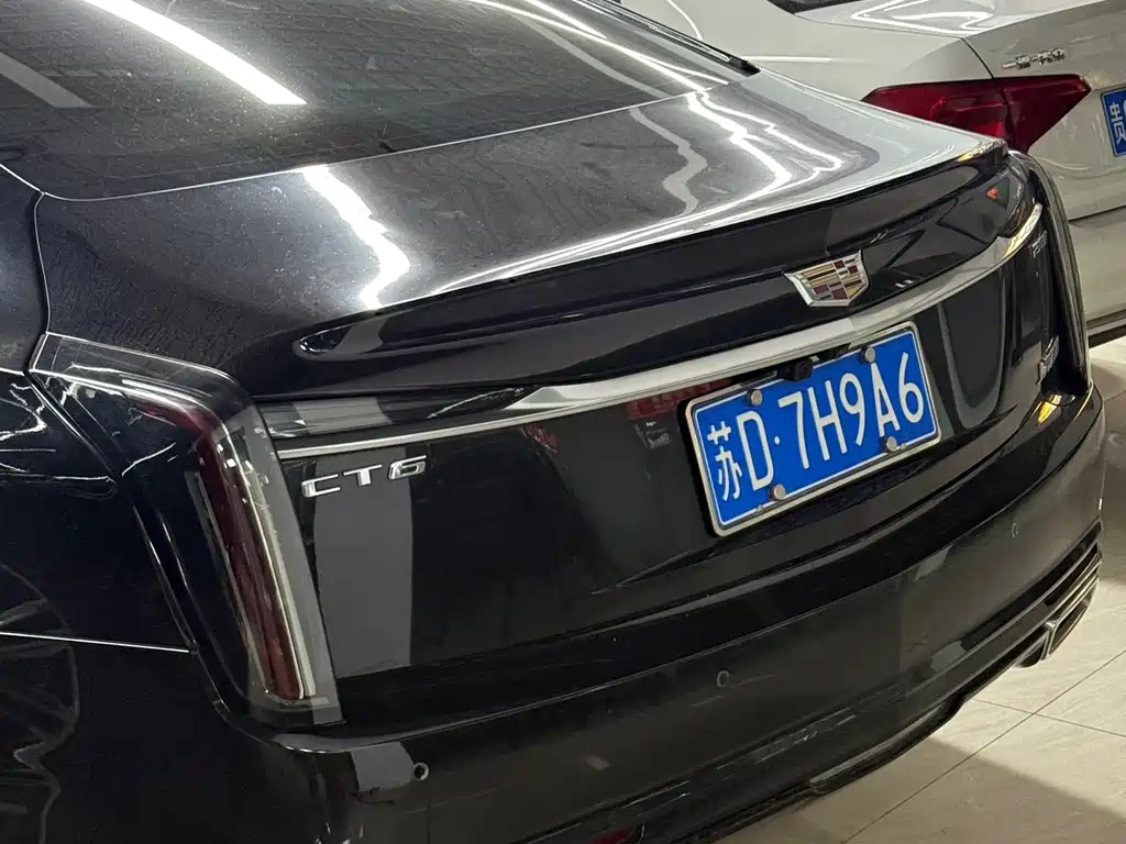 Cadillac CT6 — фото 7