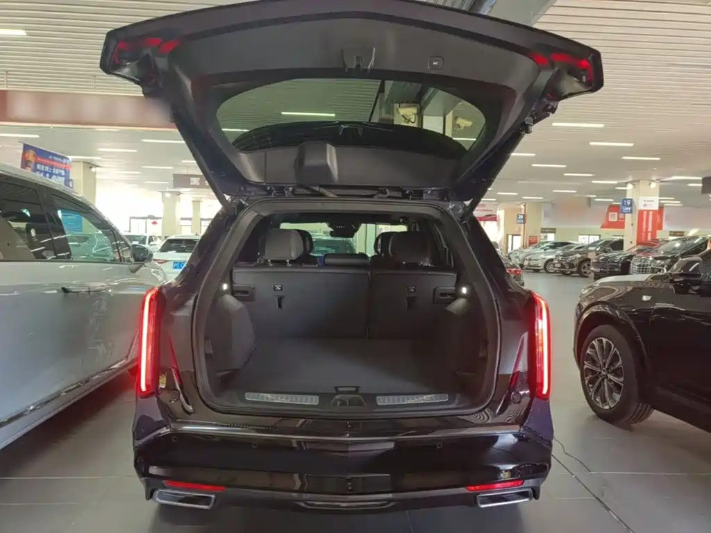 Cadillac XT5 — фото 19