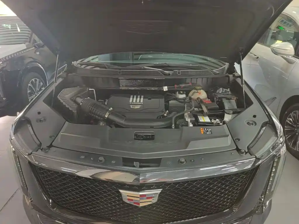 Cadillac XT5 — фото 20