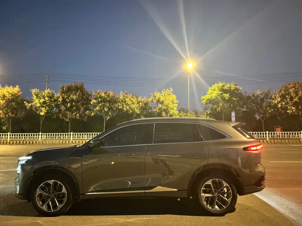 Changan CS75 PLUS — фото 2