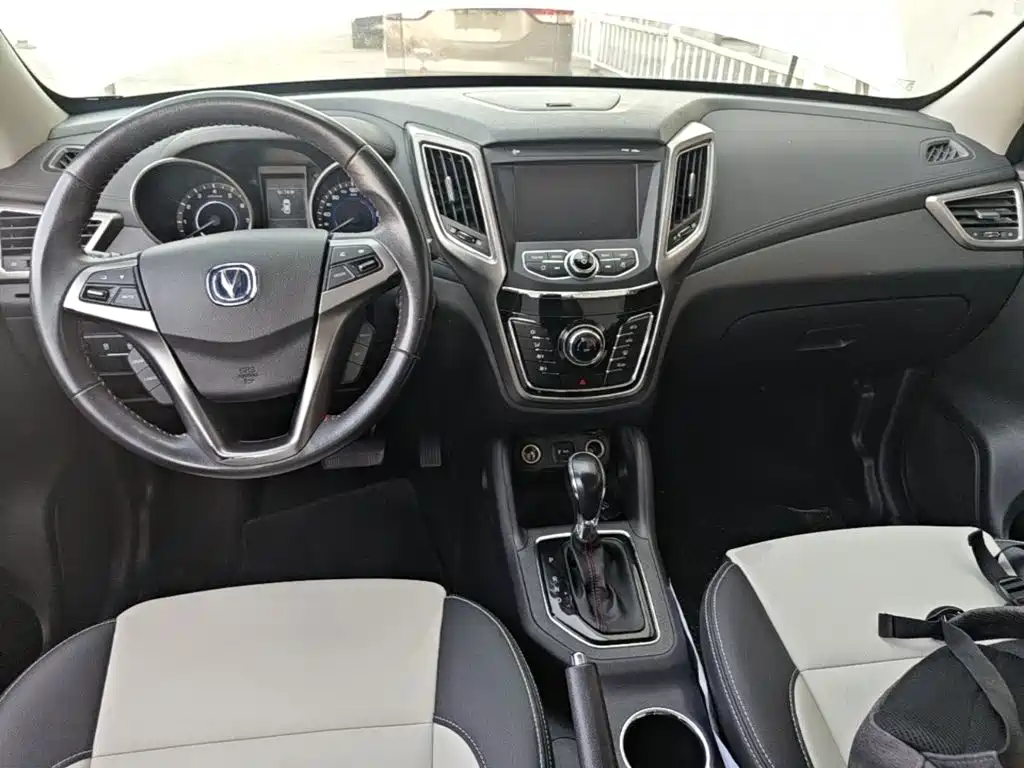 Changan CS35 — фото 10