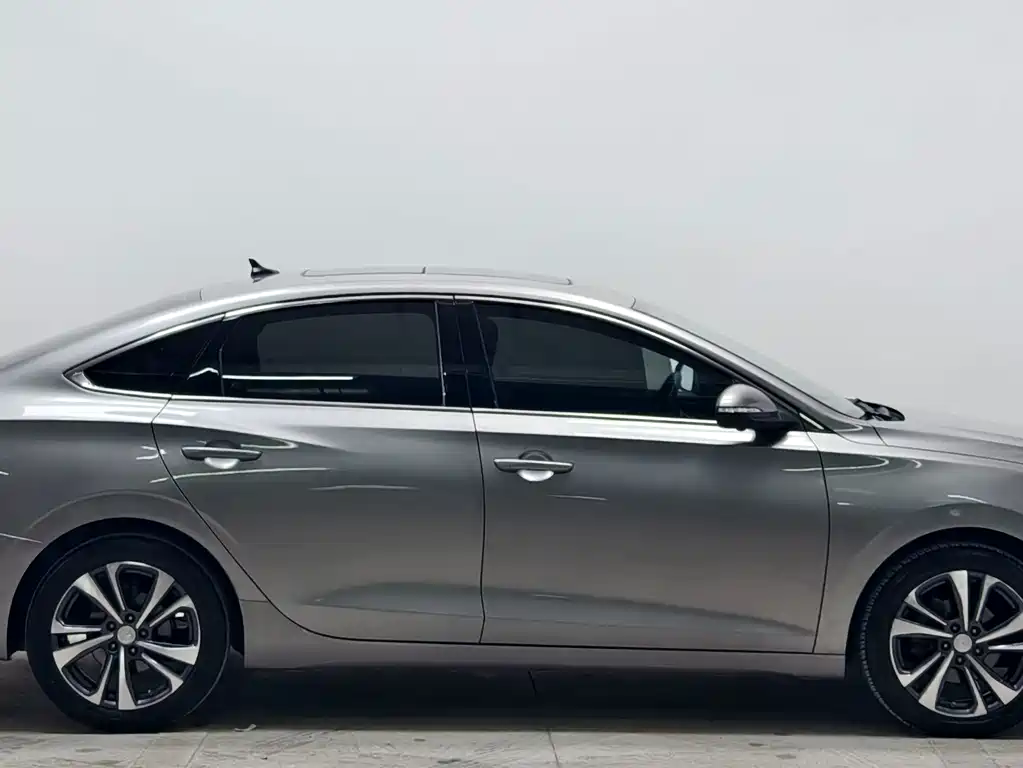 Changan Eado — фото 8