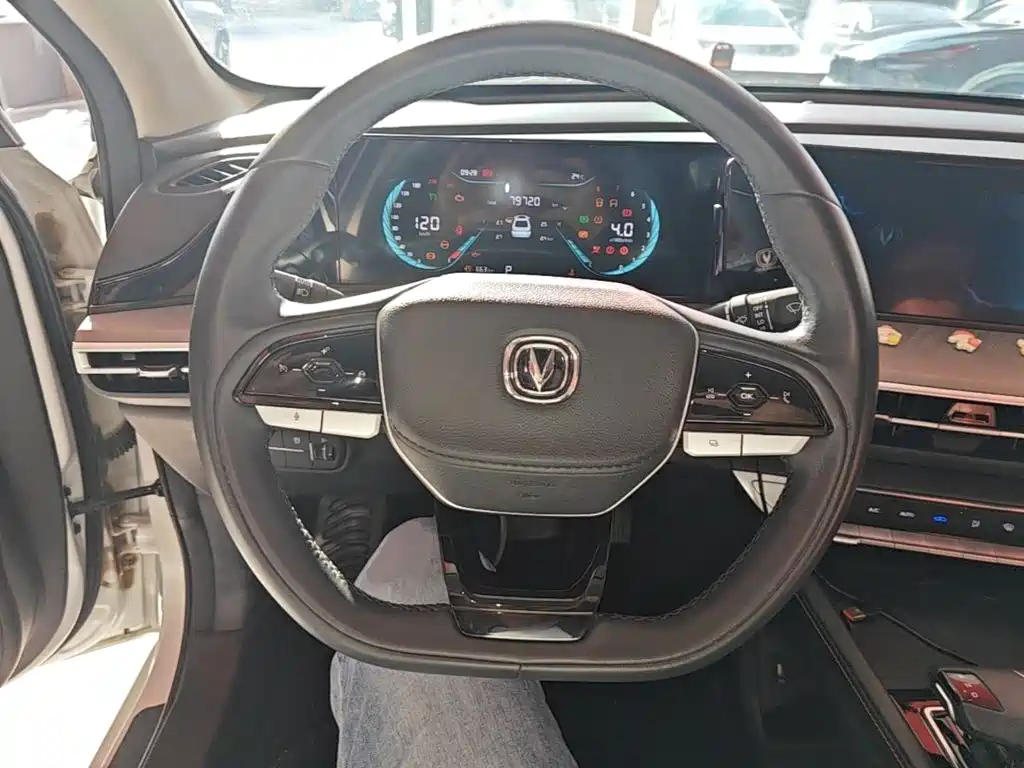 Changan Eado — фото 11