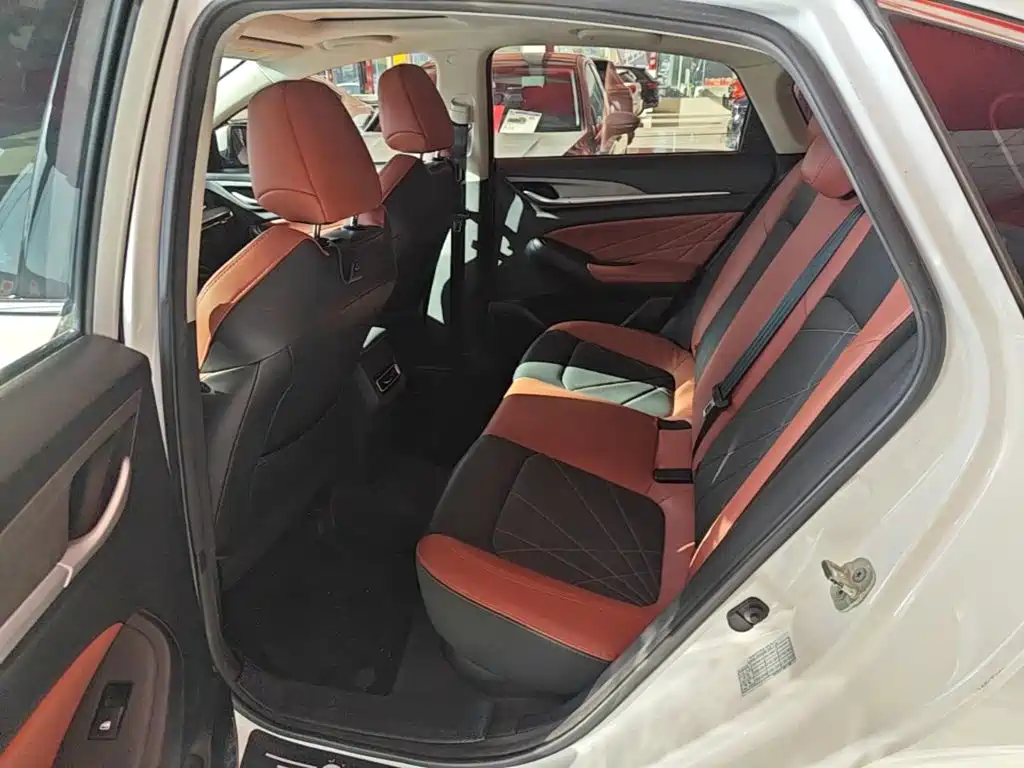 Changan Eado — фото 17