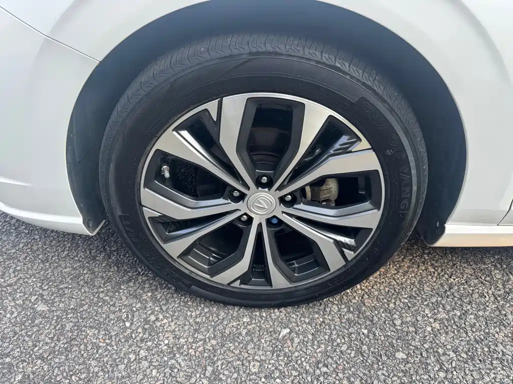Changan Eado — фото 25