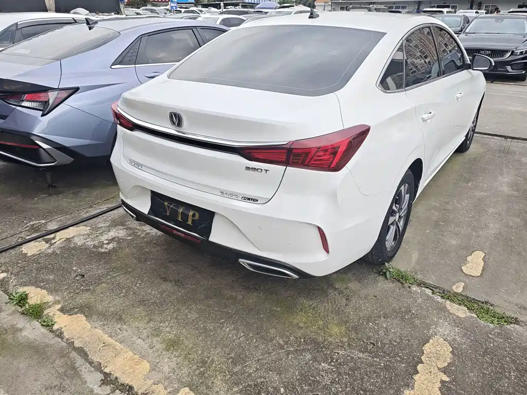 Changan Eado — фото 14
