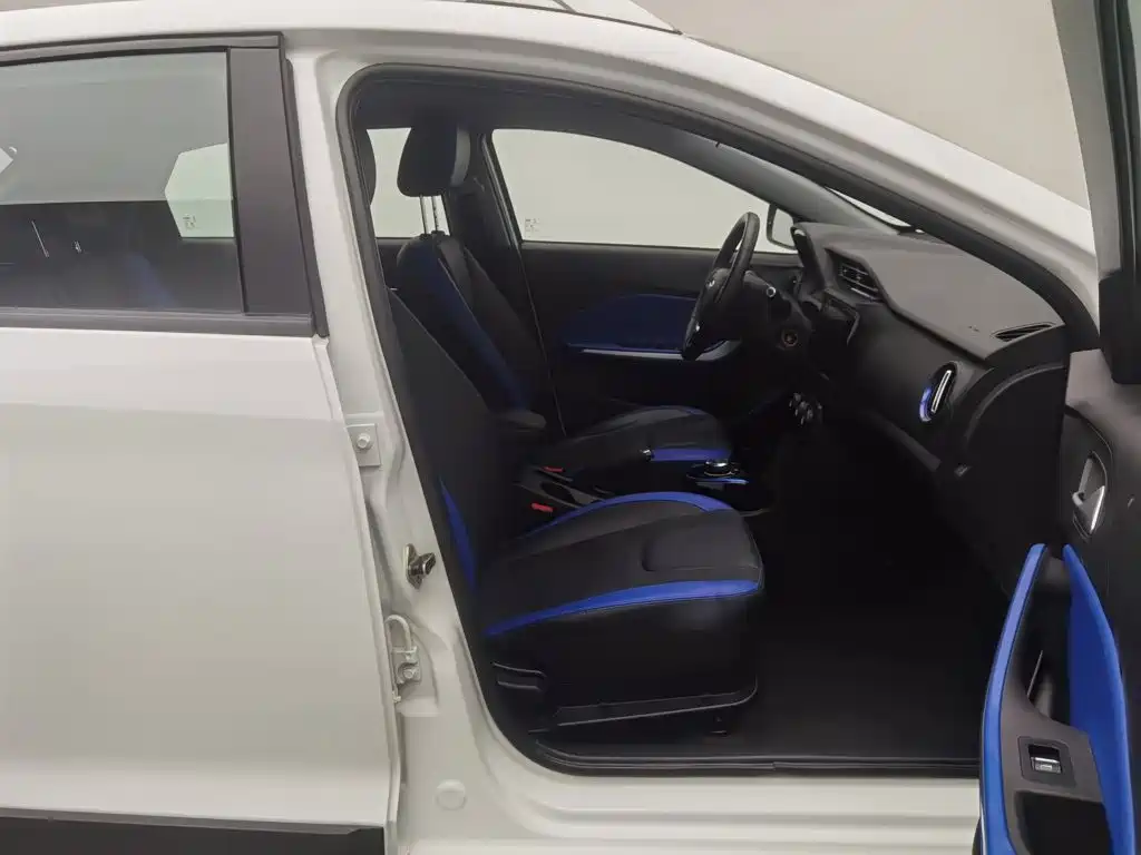 Chery New Energy Tiggo 3xe — фото 23