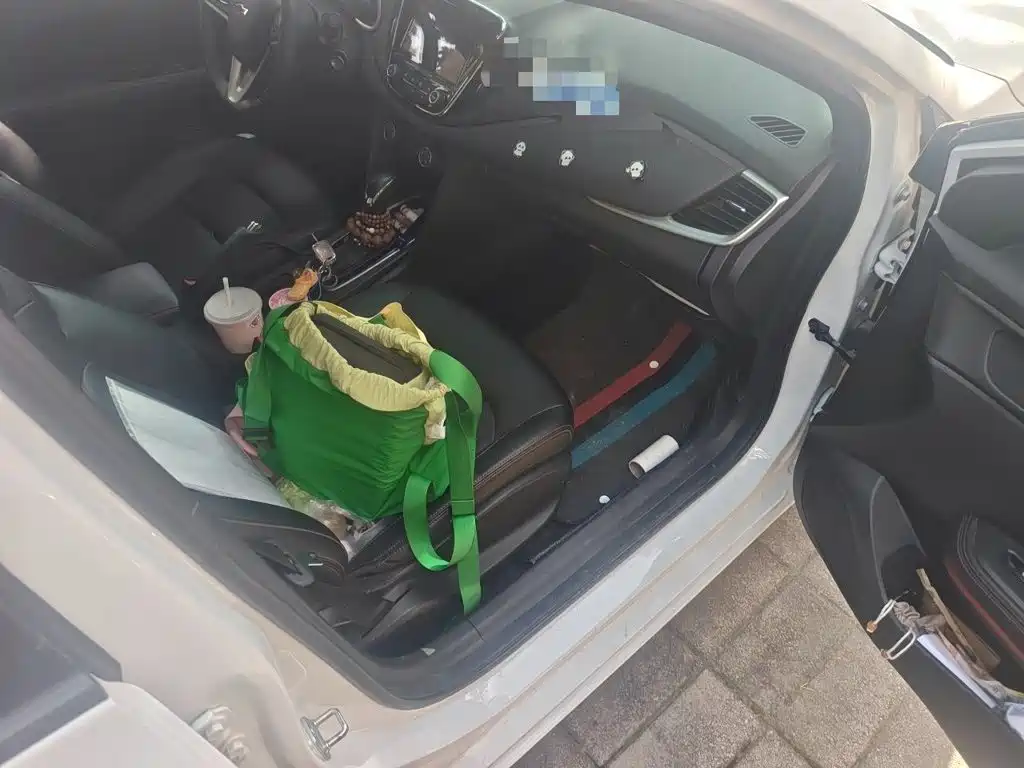 Chevrolet Monza — фото 19