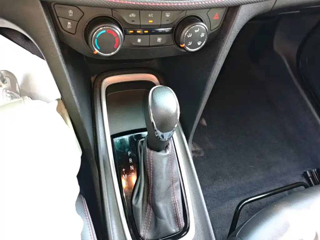 Chevrolet Monza — фото 14