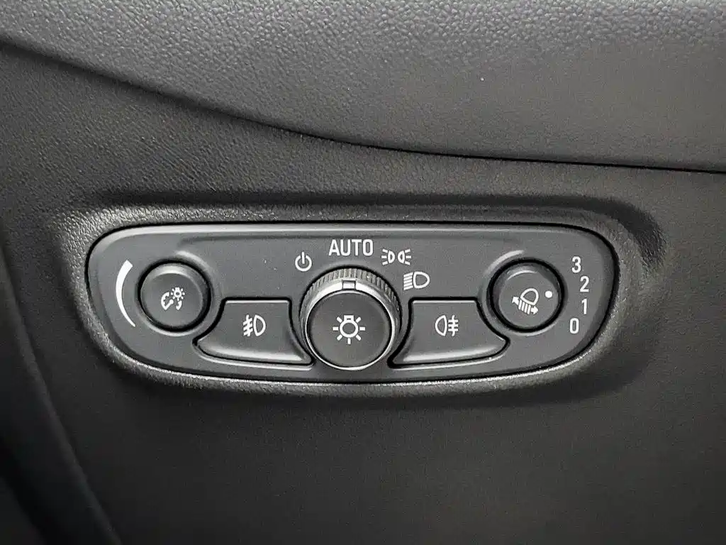 Chevrolet Equinox — фото 21