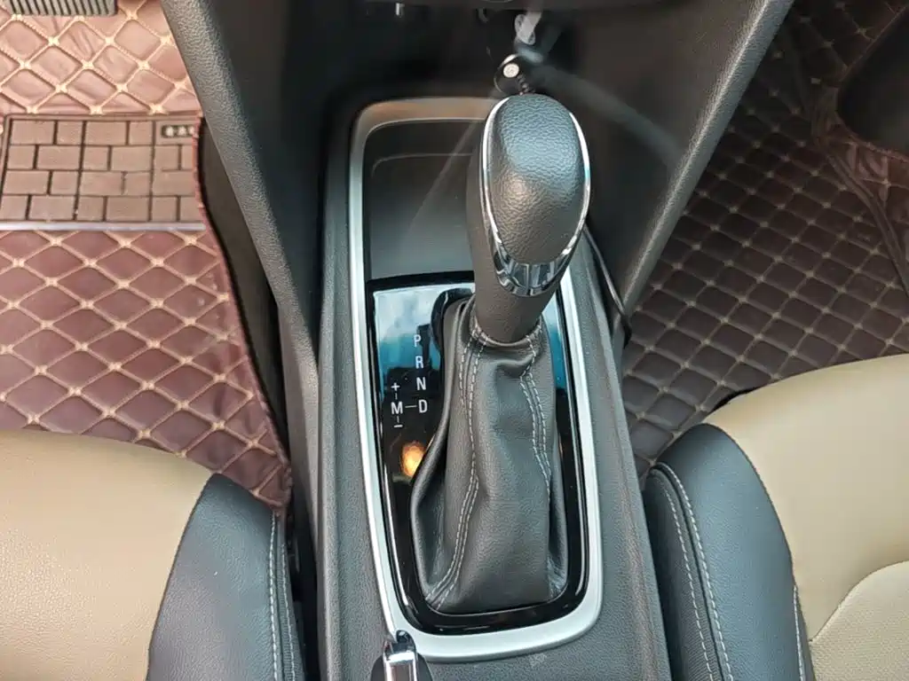 Chevrolet Monza — фото 14