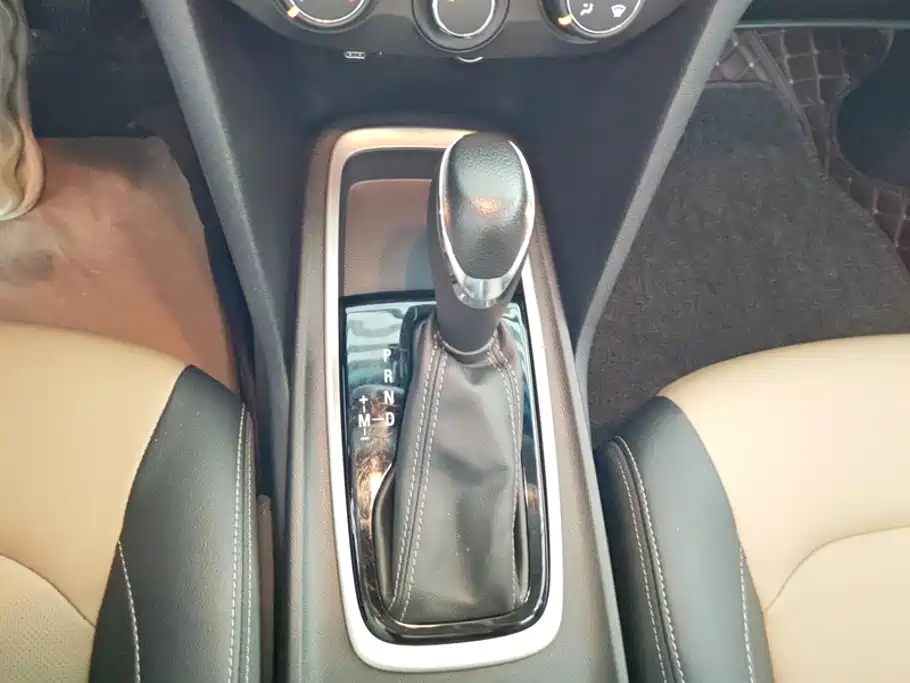 Chevrolet Monza — фото 16