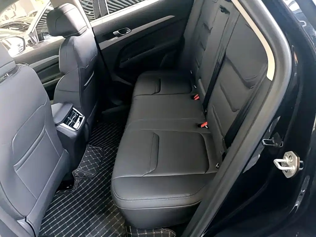 Ford Equator Sport — фото 17