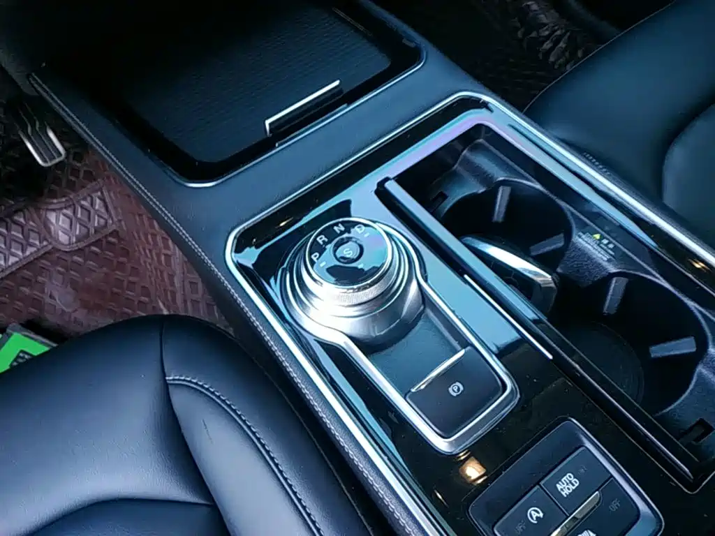 Ford Edge — фото 14