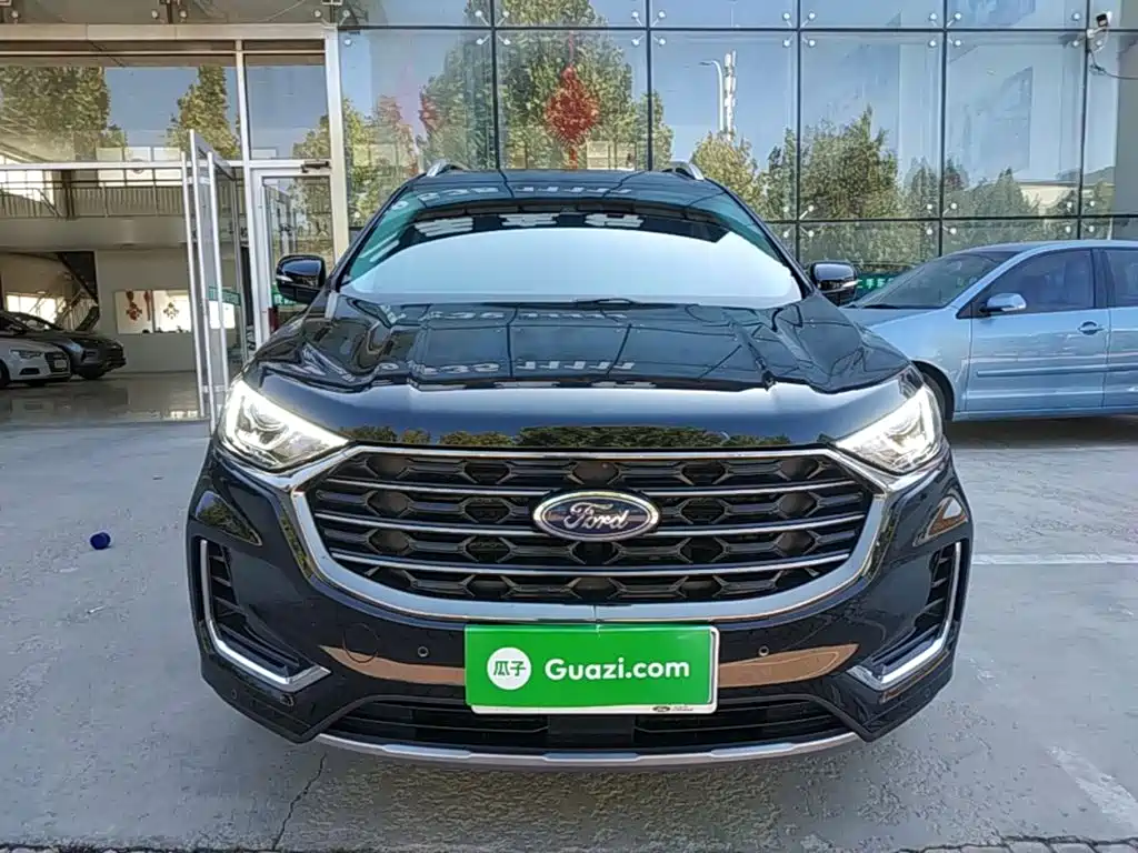 Ford Edge — фото 3
