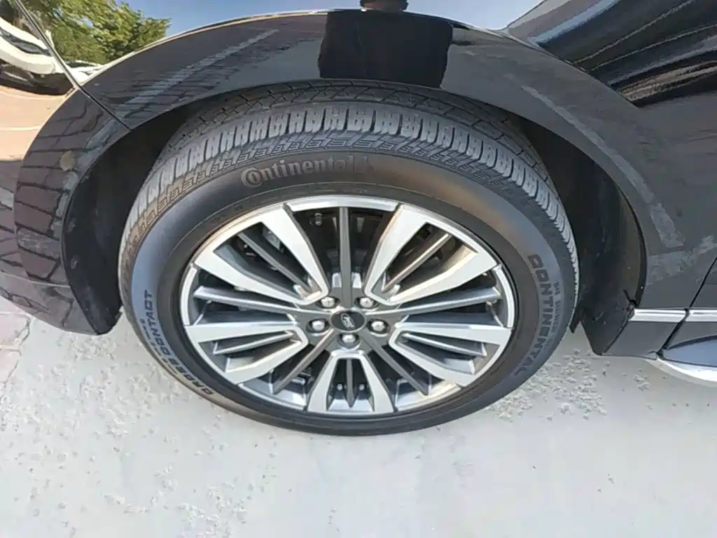 Ford Edge — фото 23