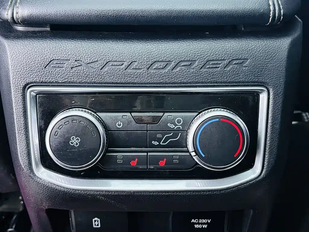 Ford Explorer — фото 13