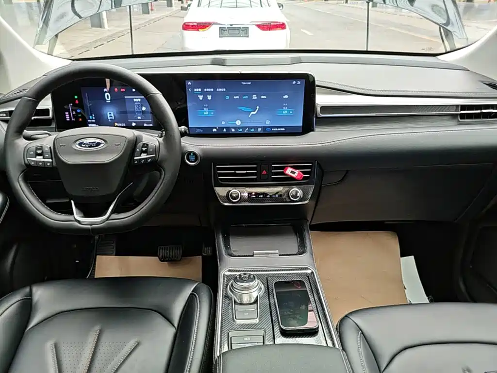 Ford Edge — фото 13