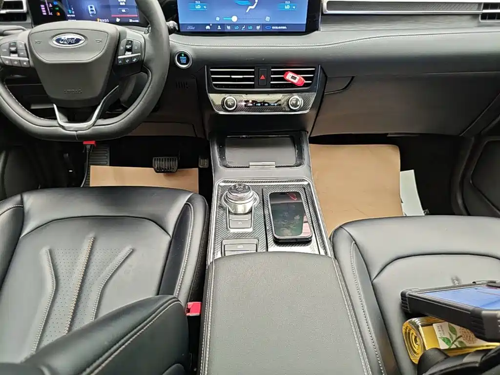 Ford Edge — фото 14