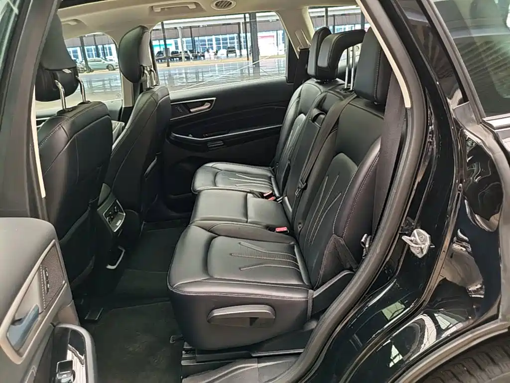 Ford Edge — фото 17