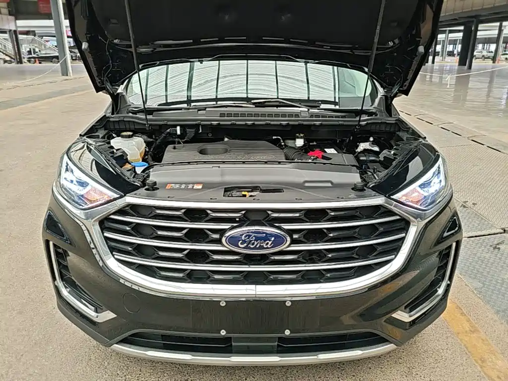 Ford Edge — фото 20