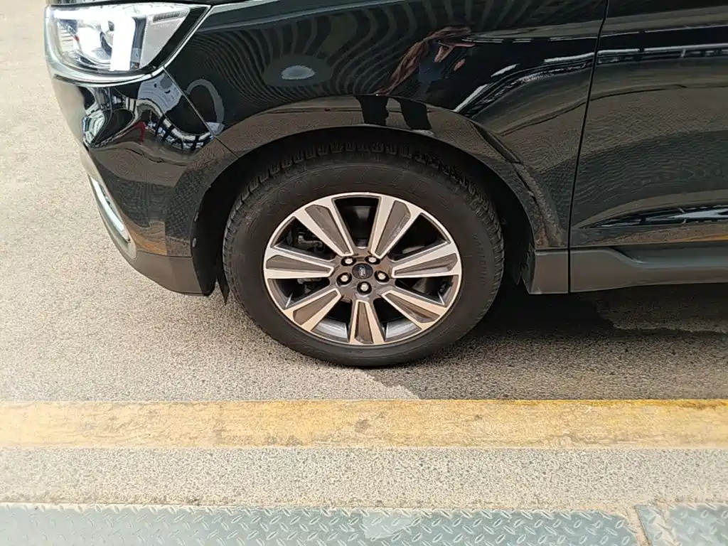 Ford Edge — фото 23